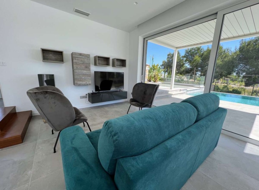 Resale - Villa - Orihuela - Las Colinas golf