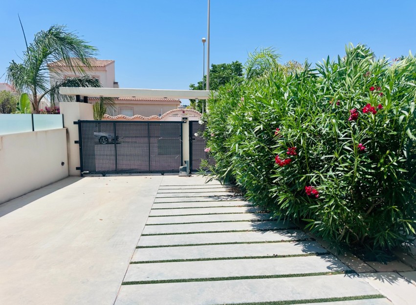 Resale - Villa - Rojales