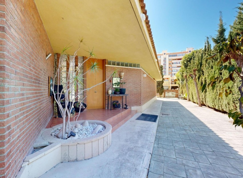 Resale - Villa - San Juan - San Juan de Alicante