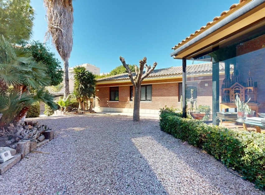 Resale - Villa - San Juan - San Juan de Alicante