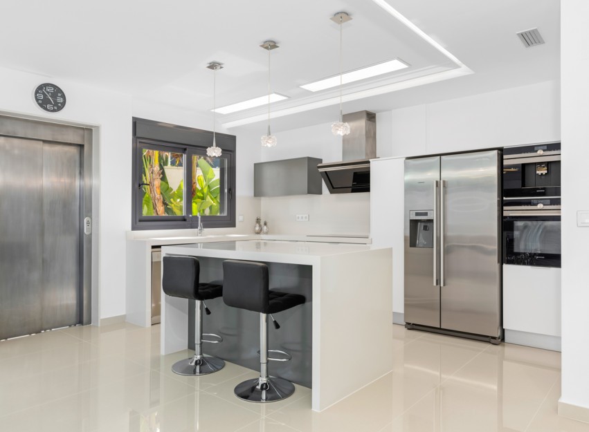 Resale - Villa - San Miguel de Salinas
