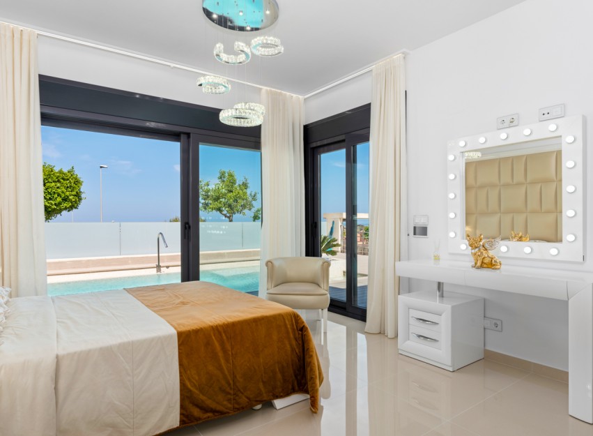 Resale - Villa - San Miguel de Salinas