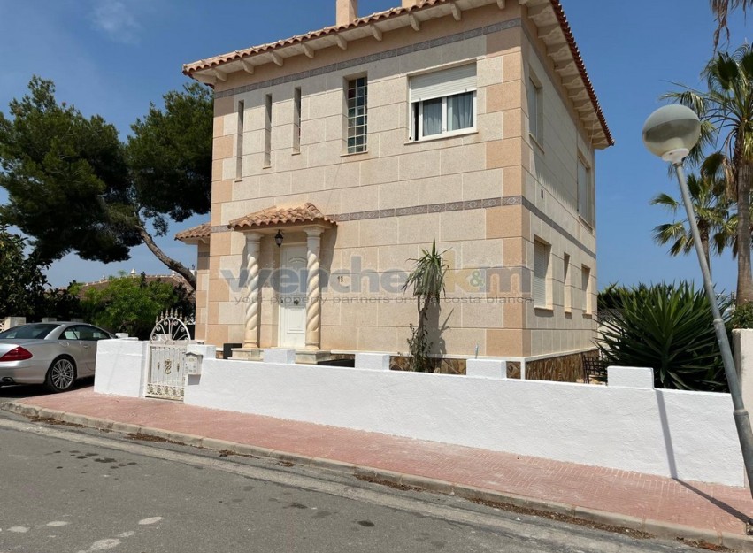 Resale - Villa - San Miguel de Salinas