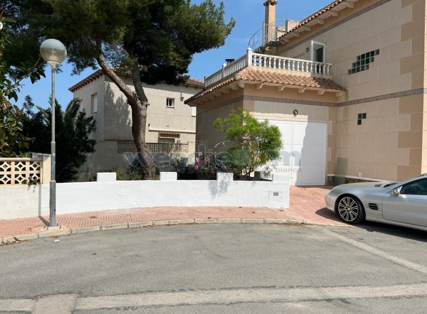 Resale - Villa - San Miguel de Salinas