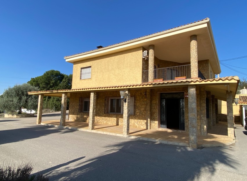 Resale - Villa - Sax