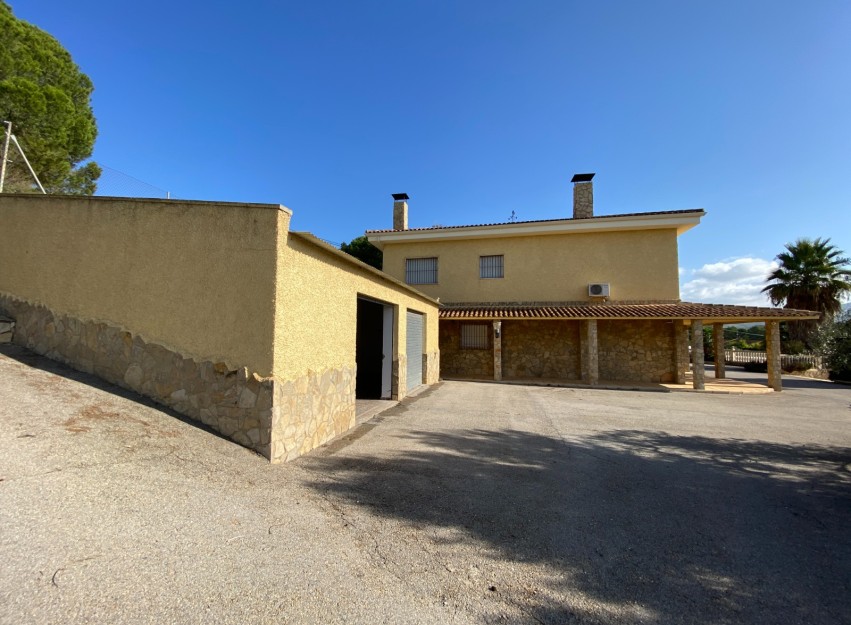 Resale - Villa - Sax