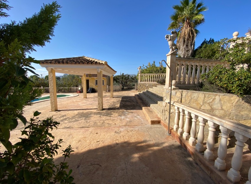 Resale - Villa - Sax