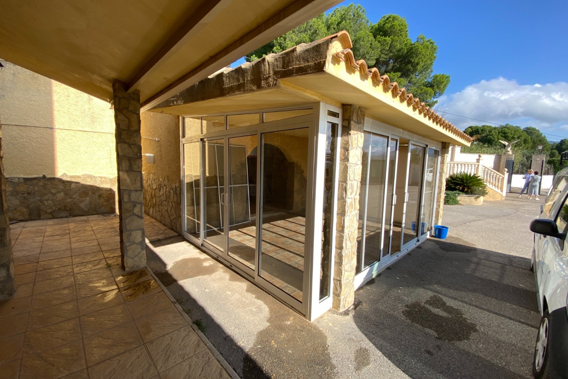 Resale - Villa - Sax