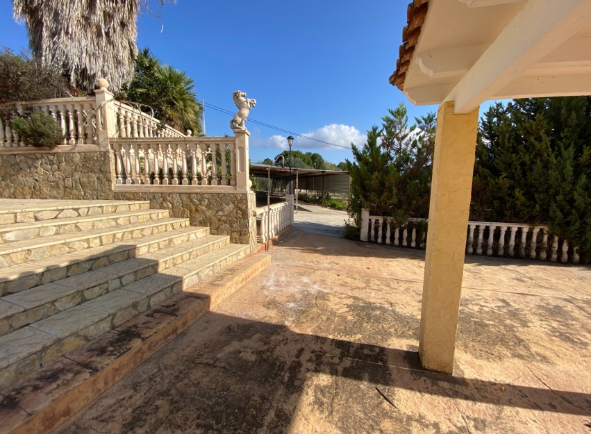 Resale - Villa - Sax