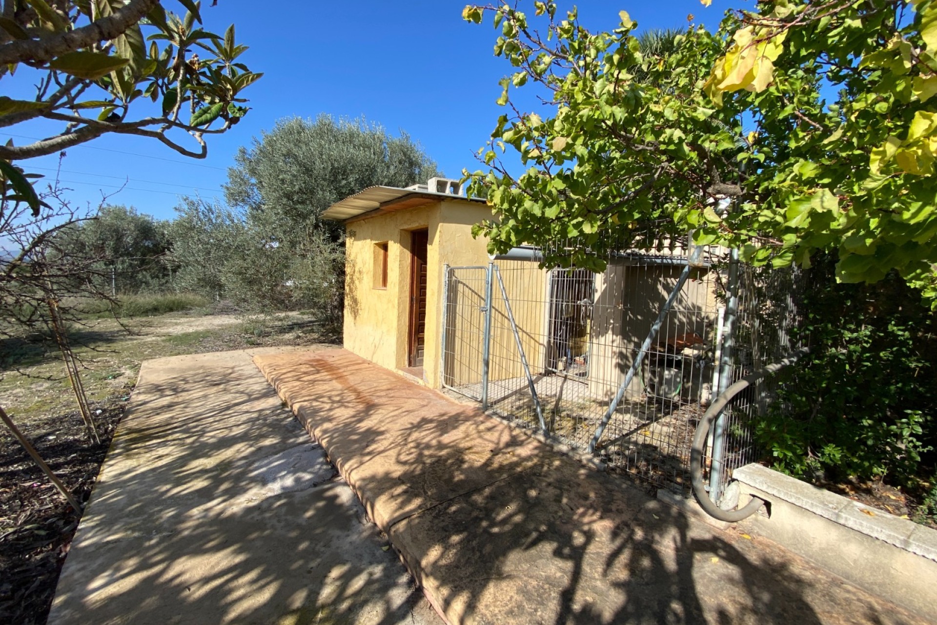 Resale - Villa - Sax