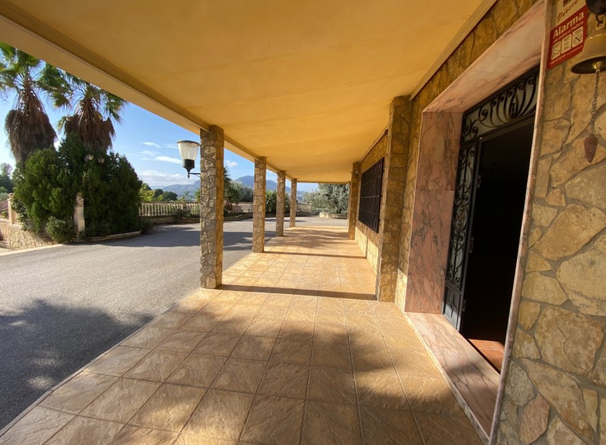 Resale - Villa - Sax