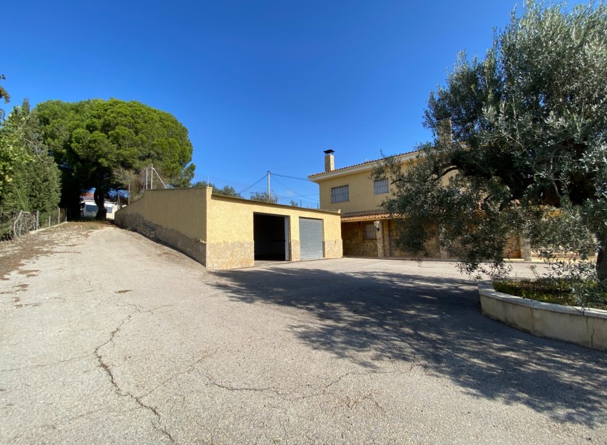 Resale - Villa - Sax