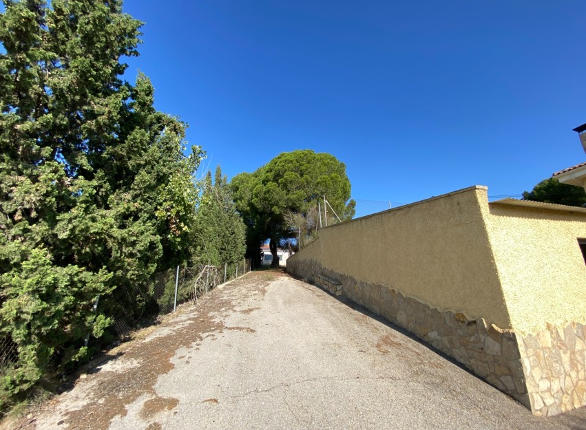 Resale - Villa - Sax
