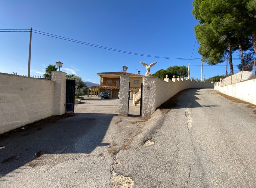 Resale - Villa - Sax