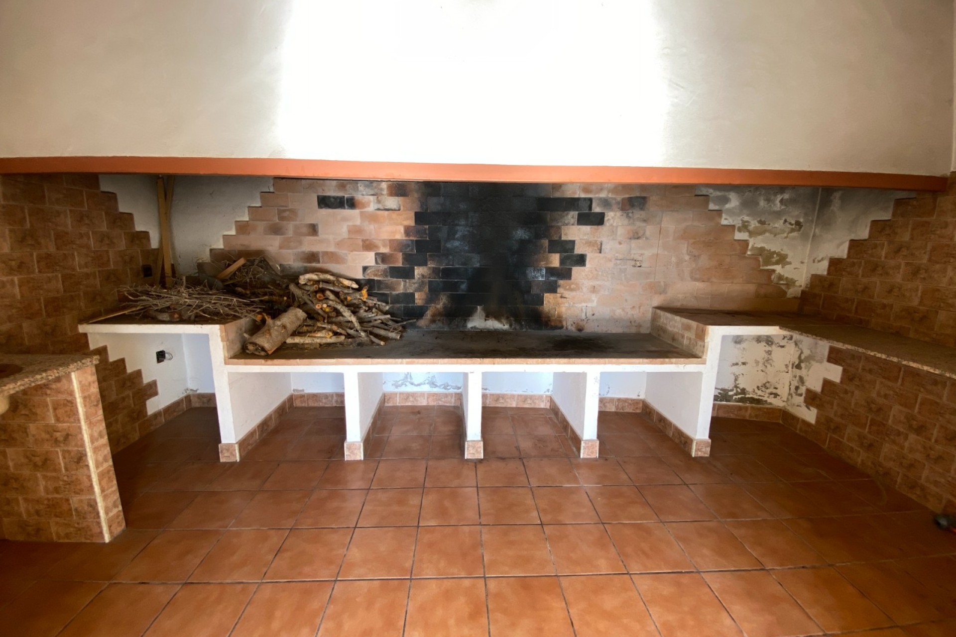 Resale - Villa - Sax