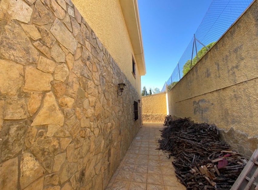 Resale - Villa - Sax