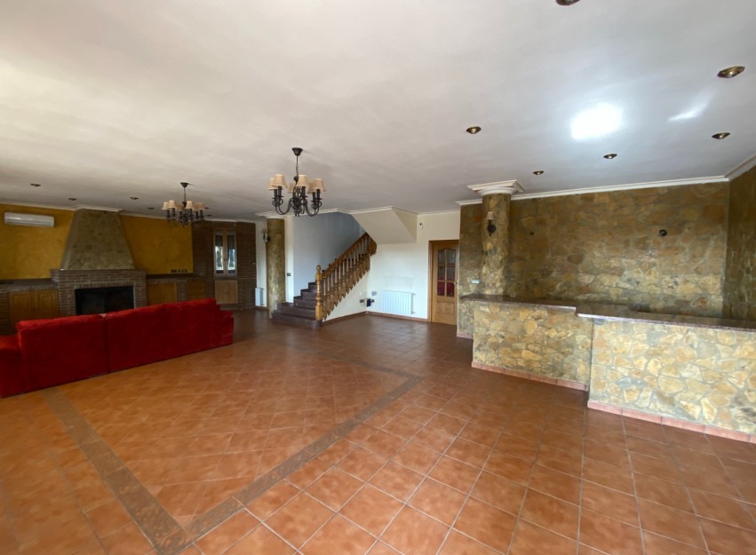 Resale - Villa - Sax