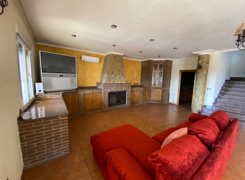 Resale - Villa - Sax