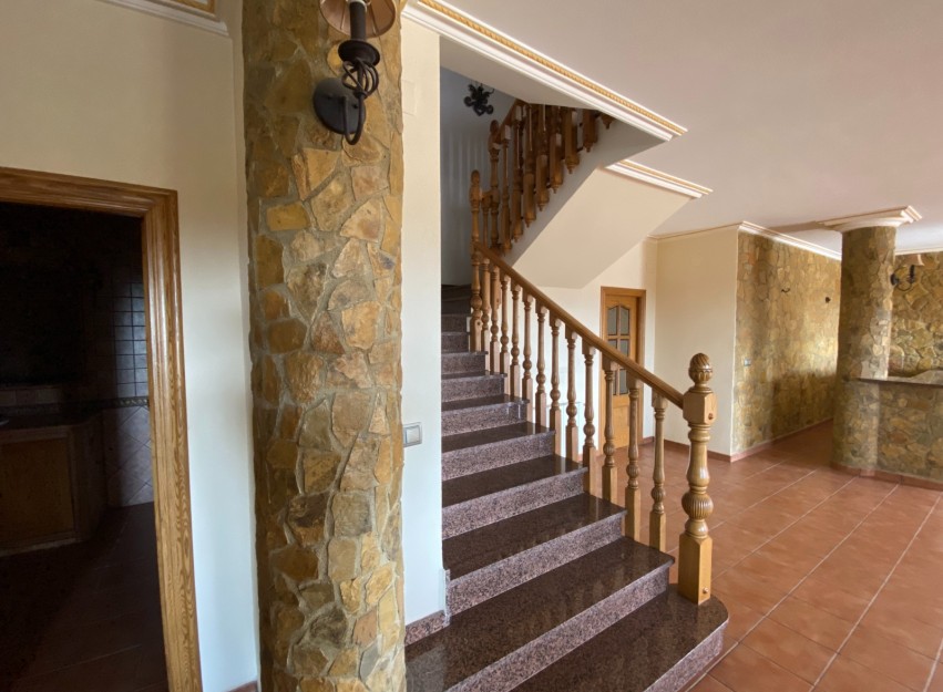 Resale - Villa - Sax