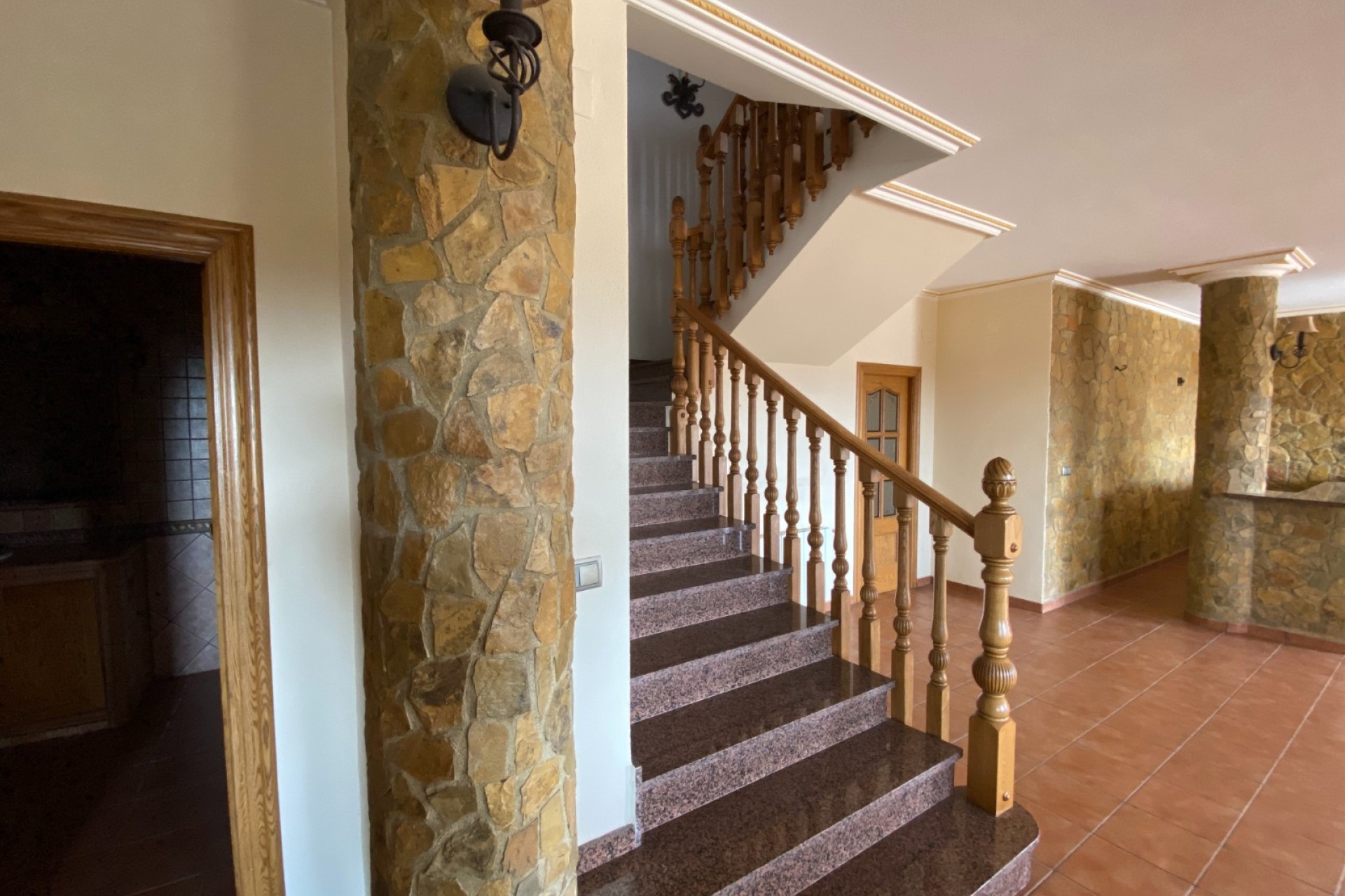 Resale - Villa - Sax