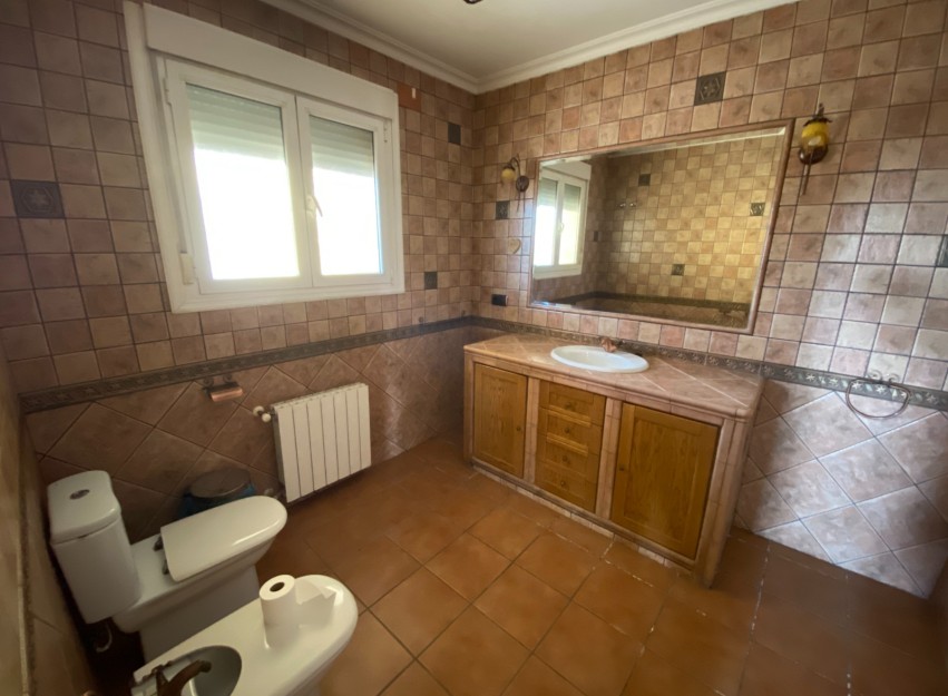 Resale - Villa - Sax