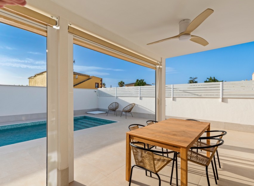 Resale - Villa - Torrevieja - El Chaparral