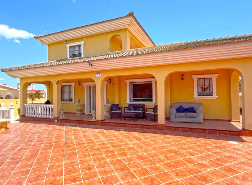 Resale - Villa - Torrevieja - Los Balcones - Los Altos del Edén