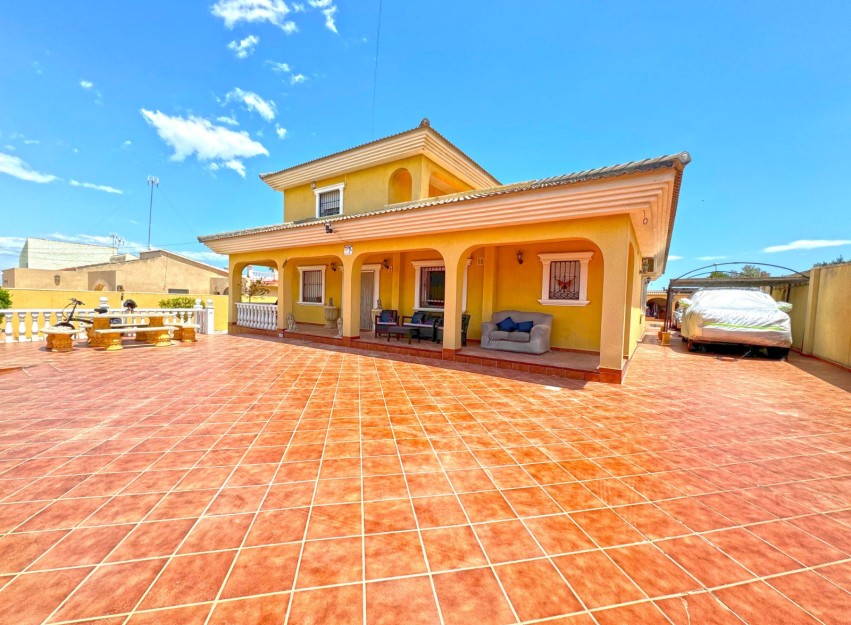 Resale - Villa - Torrevieja - Los Balcones - Los Altos del Edén