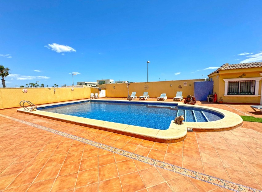 Resale - Villa - Torrevieja - Los Balcones - Los Altos del Edén