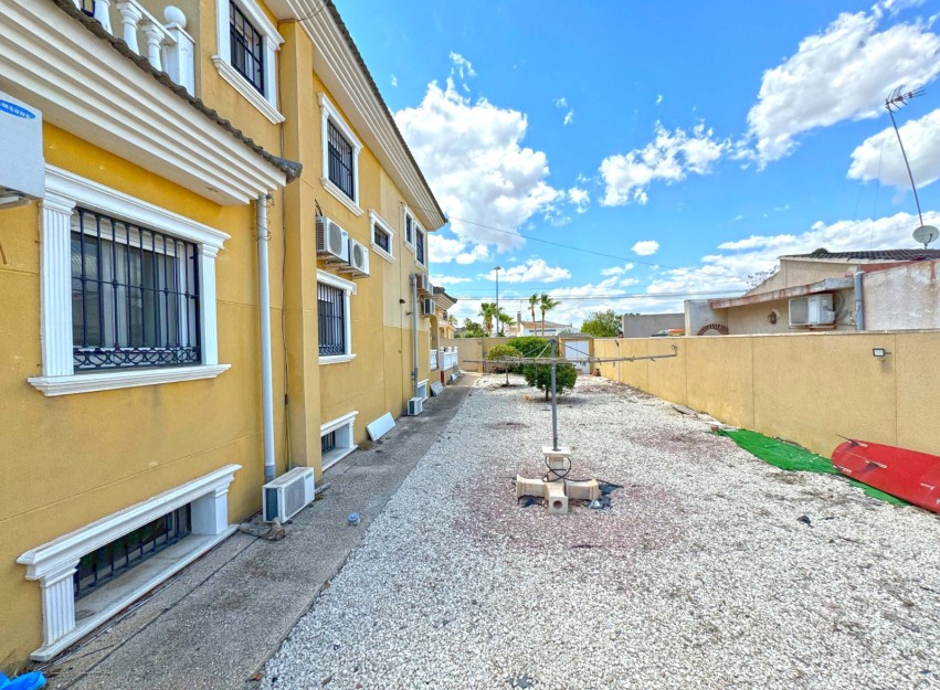 Resale - Villa - Torrevieja - Los Balcones - Los Altos del Edén