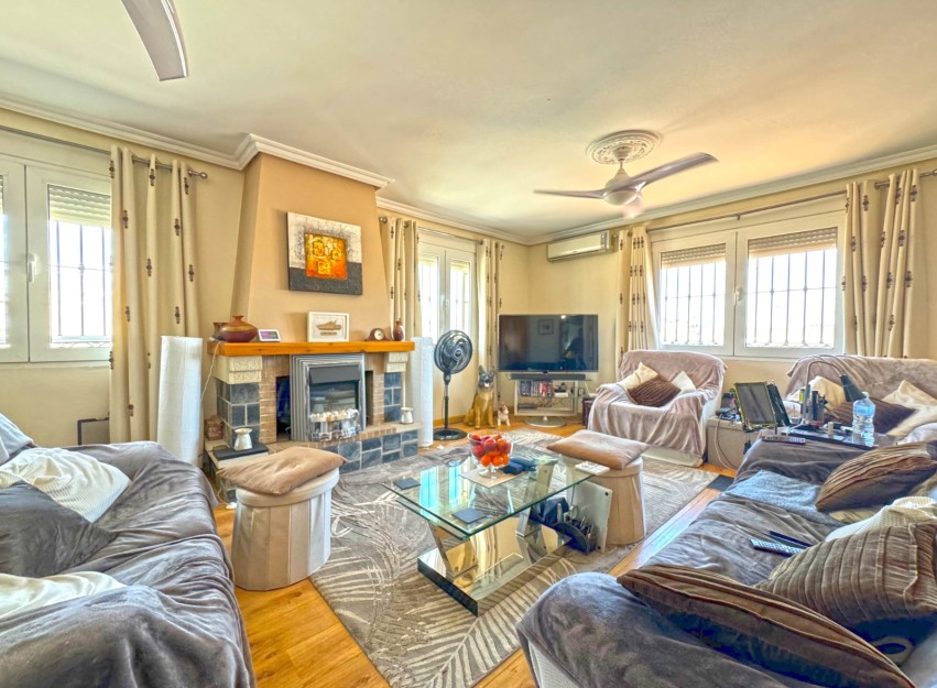 Resale - Villa - Torrevieja - Los Balcones - Los Altos del Edén