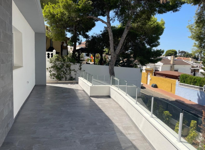 Resale - Villa - Torrevieja - Los Balcones