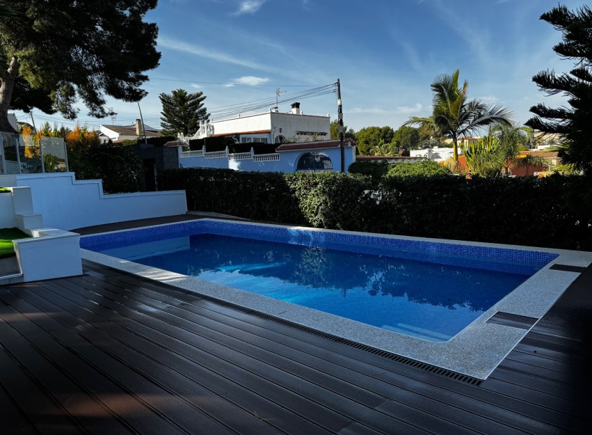 Resale - Villa - Torrevieja - Los Balcones