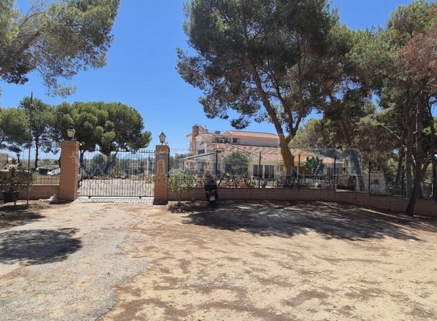 Resale - Villa - Torrevieja - Los Balcones