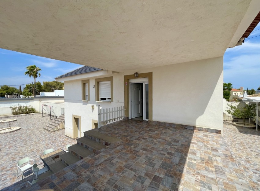 Resale - Villa - Torrevieja - Los Balcones