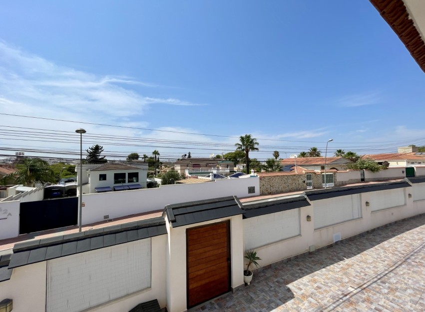 Resale - Villa - Torrevieja - Los Balcones