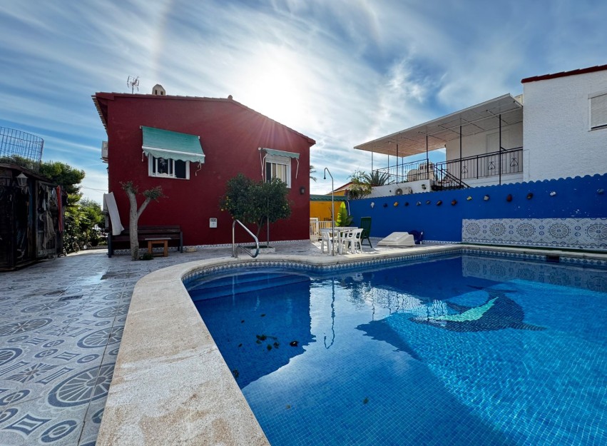 Resale - Villa - Torrevieja - Punta Prima