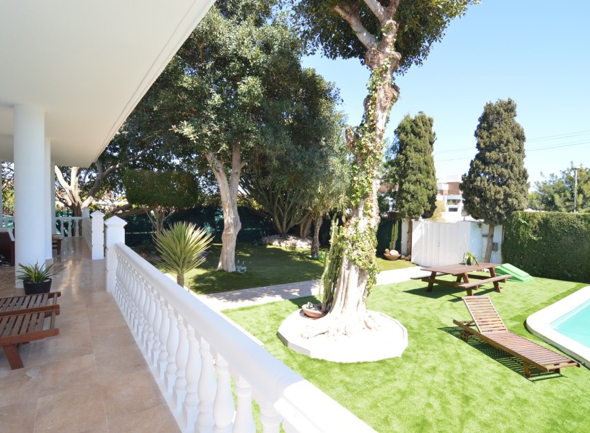 Resale - Villa - Torrevieja - Torreta