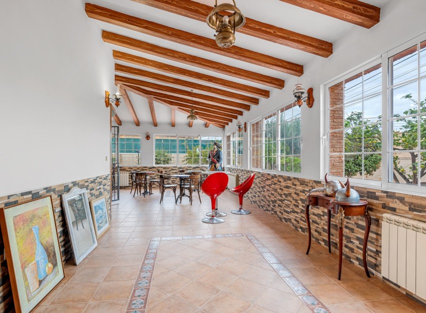 Resale - Villa - Torrevieja