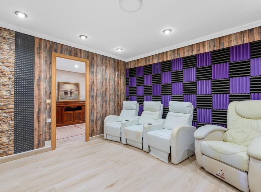 Resale - Villa - Torrevieja