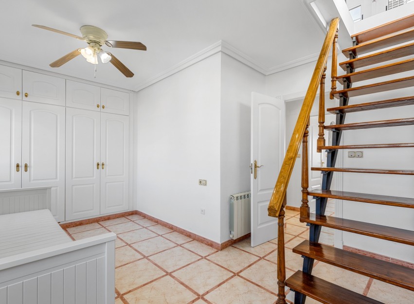 Resale - Villa - Torrevieja