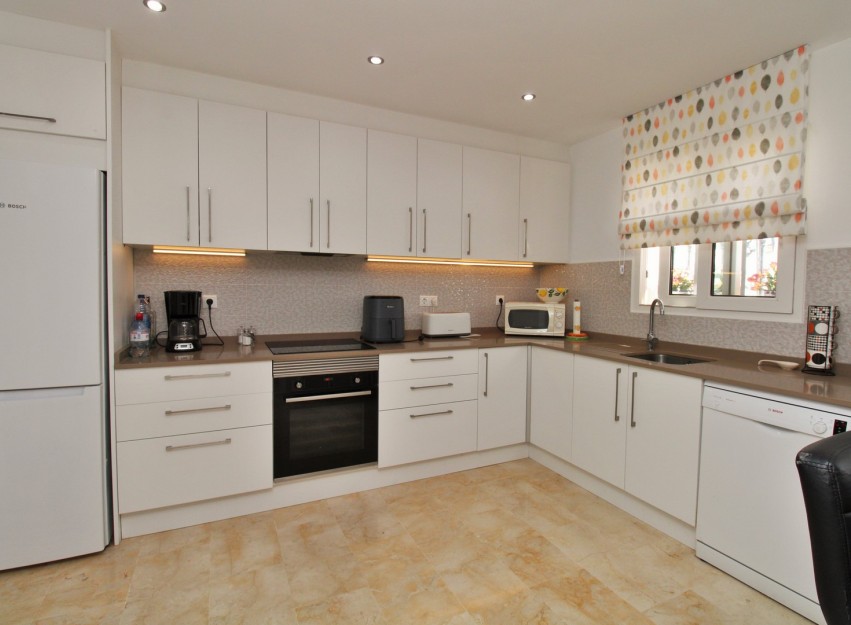 Resale - Villa - Villamartín - Los Dolses