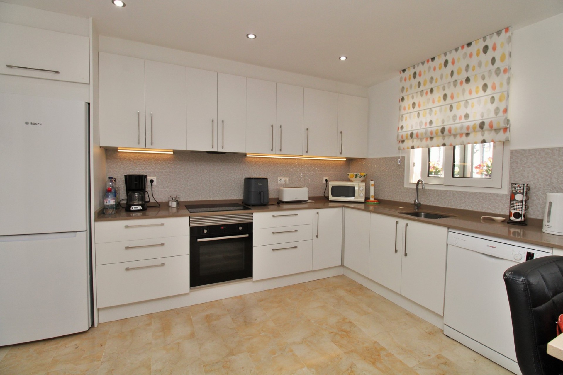 Resale - Villa - Villamartín - Los Dolses