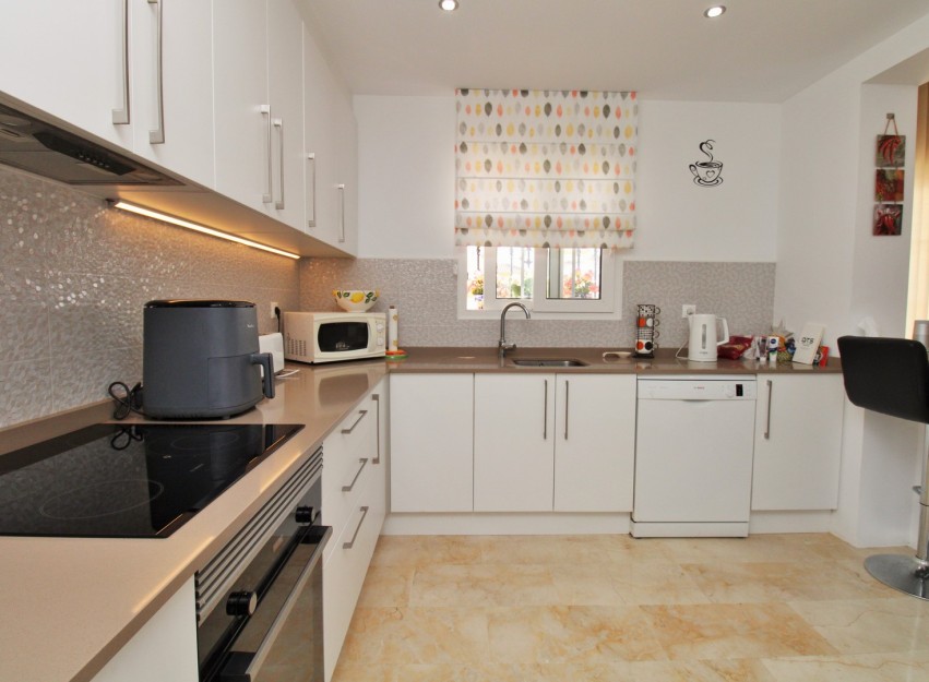 Resale - Villa - Villamartín - Los Dolses