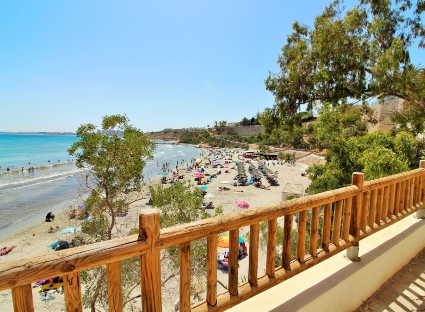 Resale - Villa - Villamartín - Los Dolses