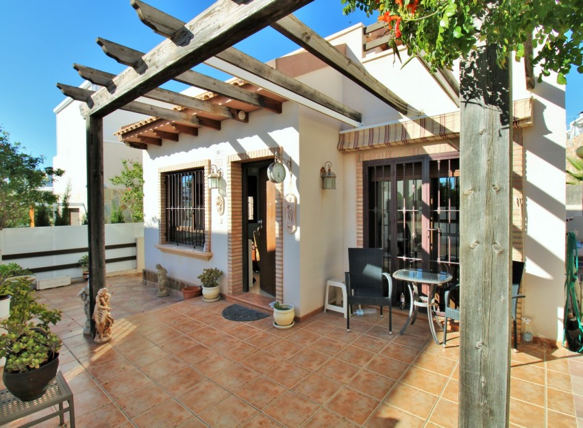 Resale - Villa - Villamartín - PAU 8