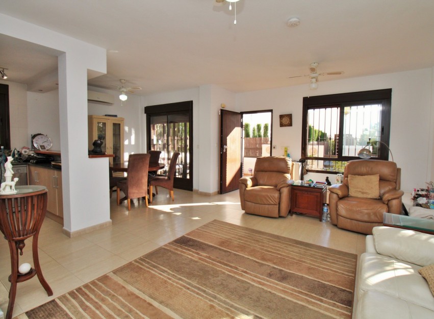 Resale - Villa - Villamartín - PAU 8