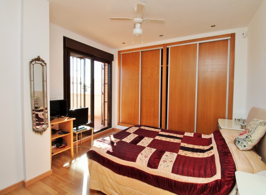 Resale - Villa - Villamartín - PAU 8