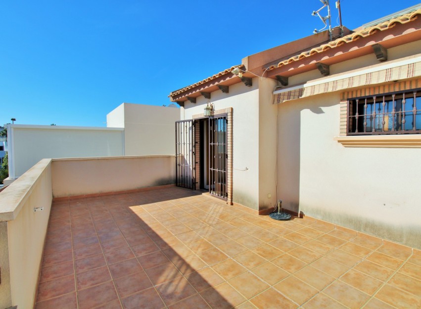 Resale - Villa - Villamartín - PAU 8