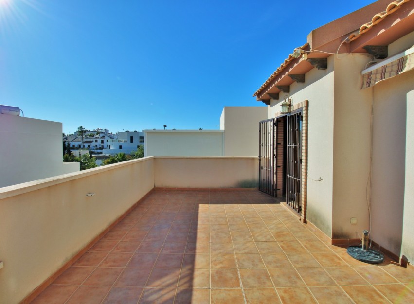 Resale - Villa - Villamartín - PAU 8
